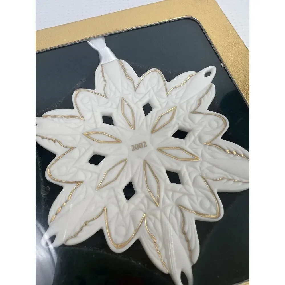 Wedgwood Snowflake Ornament 2002 White Jasperware Gold Gilded 4in Vtg Christmas